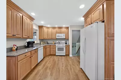 37 Maplewood Boulevard, Suffern, NY 10901 - Photo 14