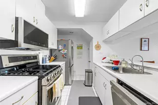 24046 Oak Park Dr, Little Neck, NY 11362 - Photo 8