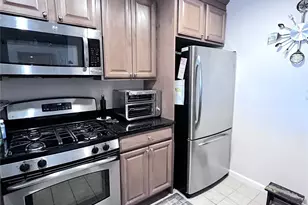 1321 Round Pointe Dr, Haverstraw, NY 10927 - Photo 8