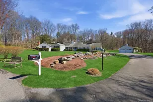 6 Spruce Hollow, Armonk, NY 10504 - Photo 2