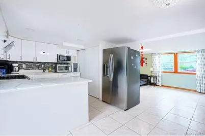 376 Magnolia Drive, Selden, NY 11784 - Photo 10