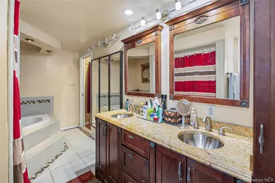 21 Darewood Lane, Valley Stream, NY 11581 - Photo 16