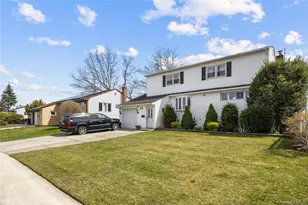 21 Darewood Ln, Valley Stream, NY 11581 - Photo 2