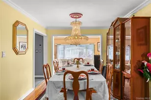 21 Darewood Ln, Valley Stream, NY 11581 - Photo 6