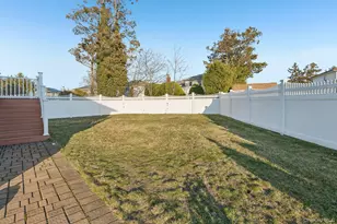 2487 Abbey Ln, Seaford, NY 11783 - Photo 30