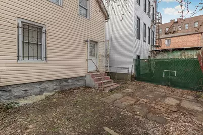 777 E 225th Street, Bronx, NY 10466 - Photo 2