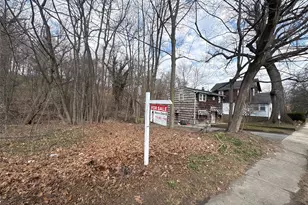 471 Community Dr, Manhasset, NY 11030 - Photo 2