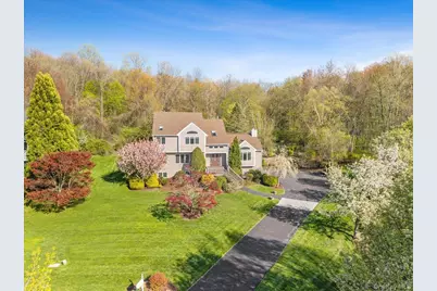 3060 Dahlia Court, Yorktown Heights, NY 10598 - Photo 4