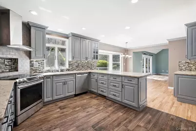 3060 Dahlia Court, Yorktown Heights, NY 10598 - Photo 12