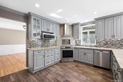 3060 Dahlia Court, Yorktown Heights, NY 10598 - Photo 14