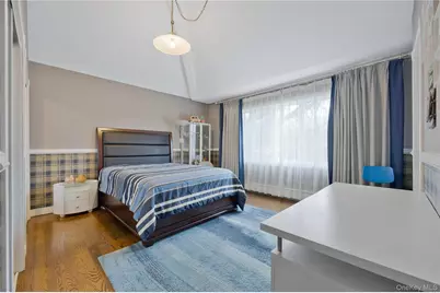 8 Percheron Lane, Roslyn Heights, NY 11577 - Photo 14