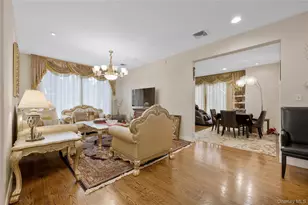 8 Percheron Ln, Roslyn Heights, NY 11577 - Photo 6