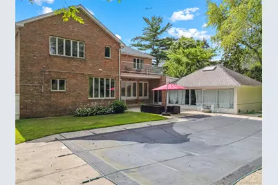 8 Percheron Lane, Roslyn Heights, NY 11577 - Photo 26