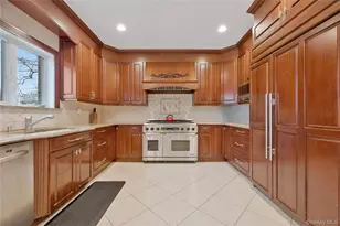 8 Percheron Ln, Roslyn Heights, NY 11577 - Photo 10