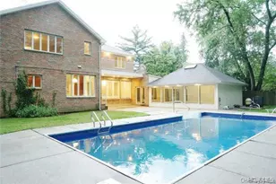 8 Percheron Ln, Roslyn Heights, NY 11577 - Photo 24