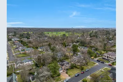 8 Percheron Lane, Roslyn Heights, NY 11577 - Photo 30