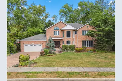 8 Percheron Lane, Roslyn Heights, NY 11577 - Photo 1
