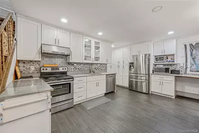 2 Drake Lane, Levittown, NY 11756 - Photo 14