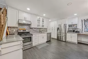 2 Drake Ln, Levittown, NY 11756 - Photo 14