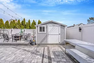 2 Drake Ln, Levittown, NY 11756 - Photo 30