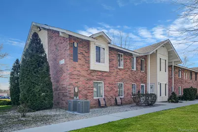 22 Kiowa Court #22, Coram, NY 11727 - Photo 4