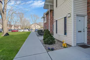 22 Kiowa Ct, Coram, NY 11727 - Photo 2