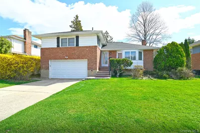 53 Stuart Drive, Syosset, NY 11791 - Photo 1