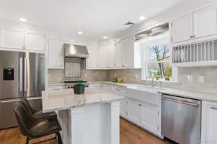 44 Fort Hill Rd, Huntington, NY 11743 - Photo 10