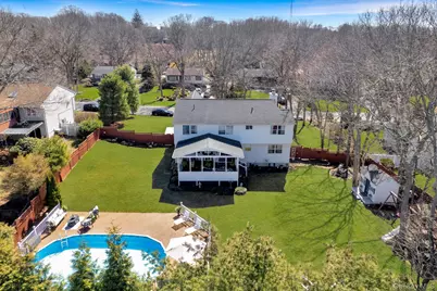 139 Ridgewood Avenue, Farmingville, NY 11738 - Photo 22