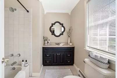 139 Ridgewood Avenue, Farmingville, NY 11738 - Photo 14