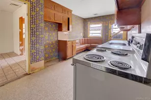 197 Delaware Ave, Freeport, NY 11520 - Photo 8