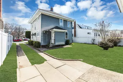 126 Stuyvesant Avenue, Merrick, NY 11566 - Photo 16