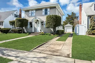 126 Stuyvesant Ave, Merrick, NY 11566 - Photo 4