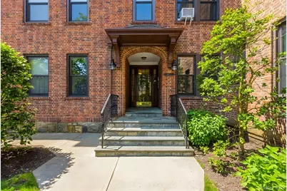 242 Bronxville Road #E2, Bronxville, NY 10708 - Photo 4