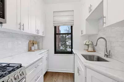 242 Bronxville Road #E2, Bronxville, NY 10708 - Photo 10