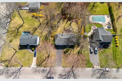 17 Peacock Lane, Commack, NY 11725 - Photo 2