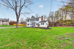 22 Blossom Hill Dr, Marlboro, NY 12542 - Photo 2