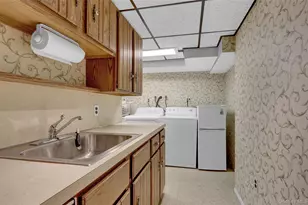 54 Nugent St, New Hyde Park, NY 11040 - Photo 26