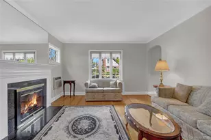 54 Nugent St, New Hyde Park, NY 11040 - Photo 4