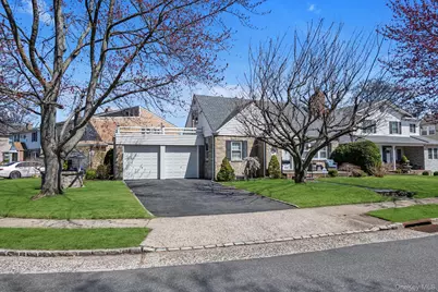 14 Avon Road, New Hyde Park, NY 11040 - Photo 1