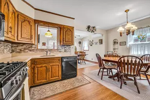 14 Avon Rd, New Hyde Park, NY 11040 - Photo 4