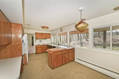 10 Ponderosa Drive, Melville, NY 11747 - Photo 8