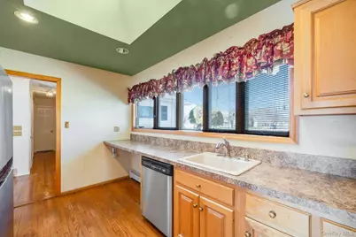 2 Rhonda Lane, Farmingdale, NY 11735 - Photo 4