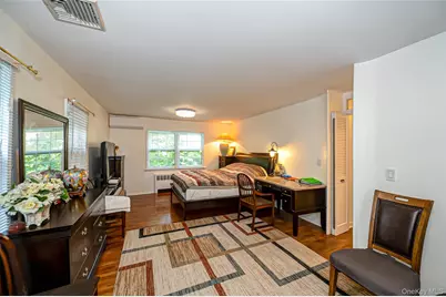 90 E Broadway, Roslyn, NY 11576 - Photo 10