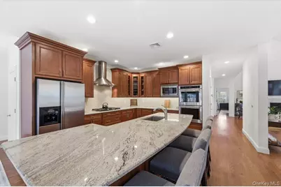 441 S Country Road, Patchogue, NY 11772 - Photo 14