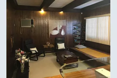 406 Plainview Road, Hicksville, NY 11801 - Photo 8