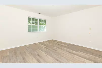 105 Flurry Lane, West Babylon, NY 11704 - Photo 10