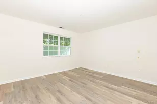 105 Flurry Ln, West Babylon, NY 11704 - Photo 10