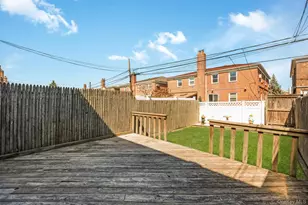 61-43 75th Pl, Middle Village, NY 11379 - Photo 26