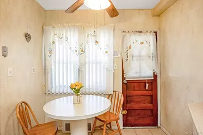 61-43 75th Place, Middle Village, NY 11379 - Photo 10